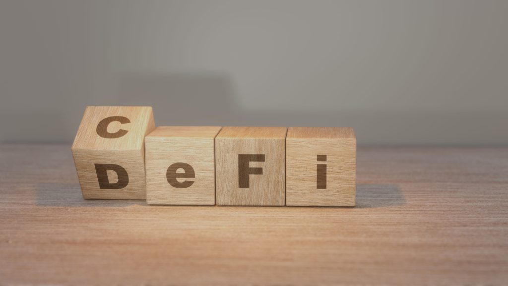 CeFi vs DeFi - Tra adozione e futuro del sistema finanziario